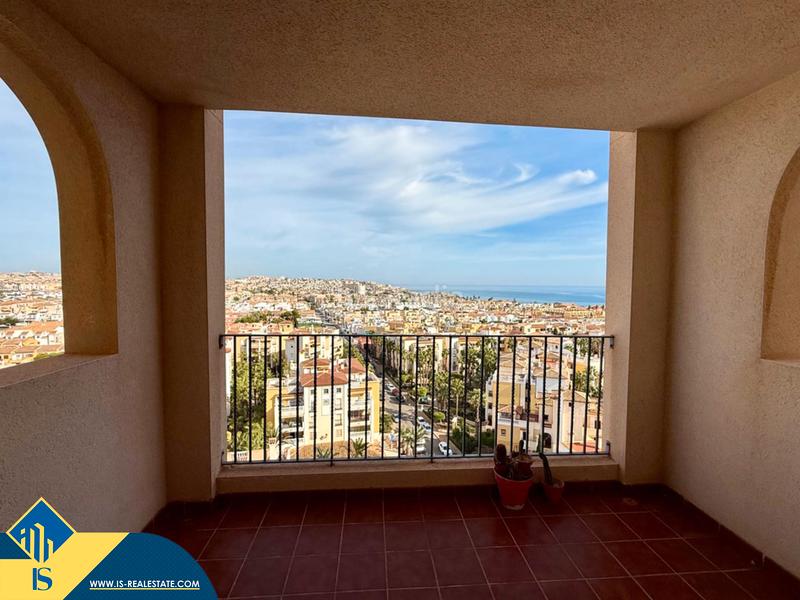 Foto f93cb651-7de5-4525-90b9-6d7e4def7110. Pis amb piscina a Aguas Nuevas Torrevieja