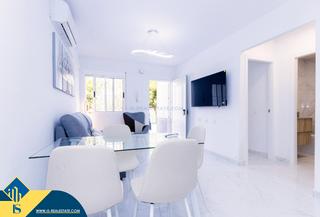 Apartament a Parque de las Naciones. Apartamento renovado con piscina comunitaria, en la provincia de