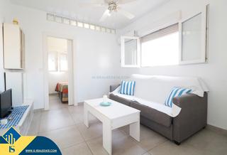 Studio à Playa de los Náufragos. Estudio con piscina comunitaria, en la provincia de alicante, en