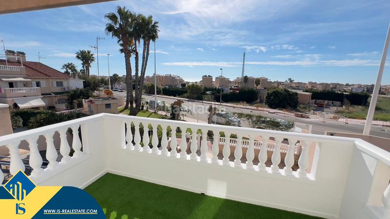 Foto 852bf567-8587-4f8e-9b6d-2bc7cc41b376. Attique avec piscine dans Zeniamar - Horizonte - La Campana Orihuela