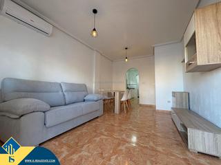 Casa a Zona Carrefour - Urbanizaciones. Bungalow con piscina comunitaria, en la provincia de alicante, e