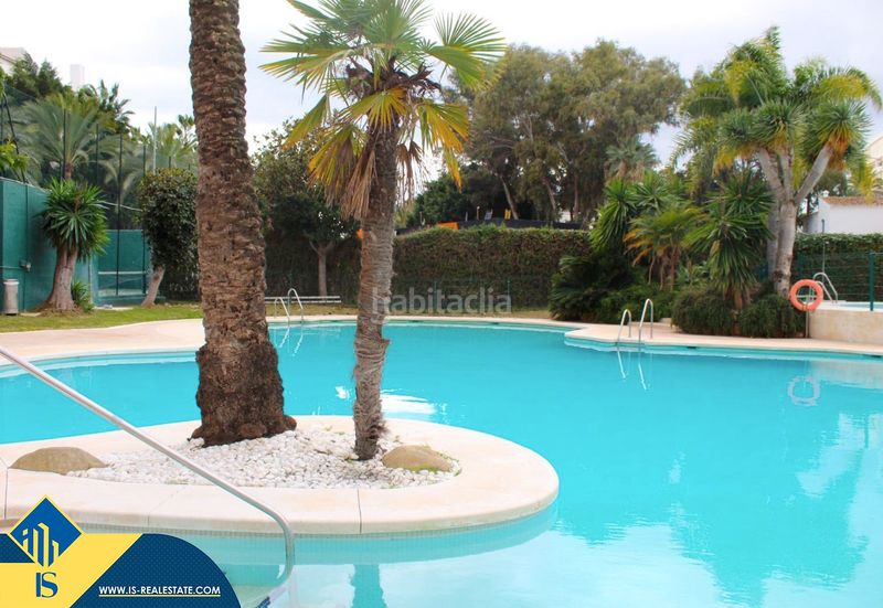 Foto 9f08eb37-ab4d-4882-8738-6baacb43fae9. Àtic amb calefacció aparcament piscina a Puerto Banús Marbella