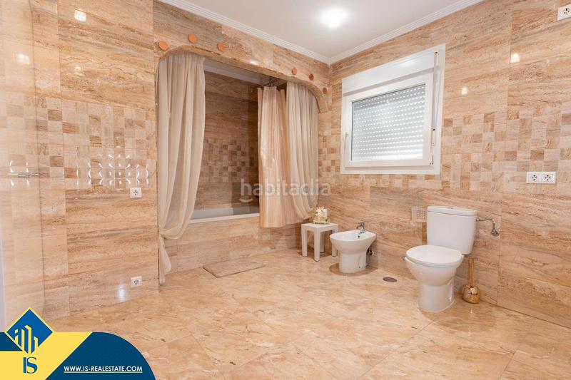 Foto 1a573cc6-ff42-4777-9222-b9ace22d1077. Chalet mit pool in Los Balcones-Los Altos Torrevieja