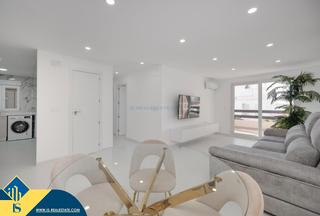 Piccolo appartamento in Playa de los Náufragos. Apartamento renovado con terraza, en la provincia de alicante, e