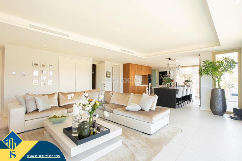 Foto 0c9d12f1-6333-48f7-b9a0-f1b3972556d8. Attique avec parking piscine dans Nueva Andalucía centro Marbella