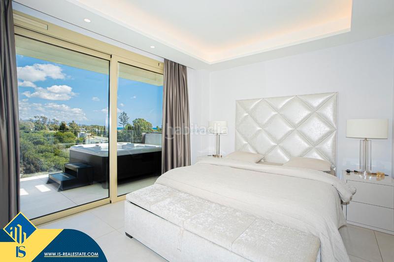 Foto 77fb7545-536f-4d4c-abc7-563fb68ba8ed. Attique avec parking piscine dans Nueva Andalucía centro Marbella