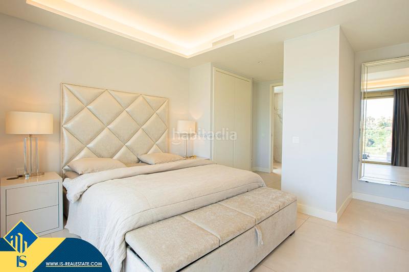 Foto af8007b5-10e8-4c5b-8987-8d3d094ece83. Attique avec parking piscine dans Nueva Andalucía centro Marbella