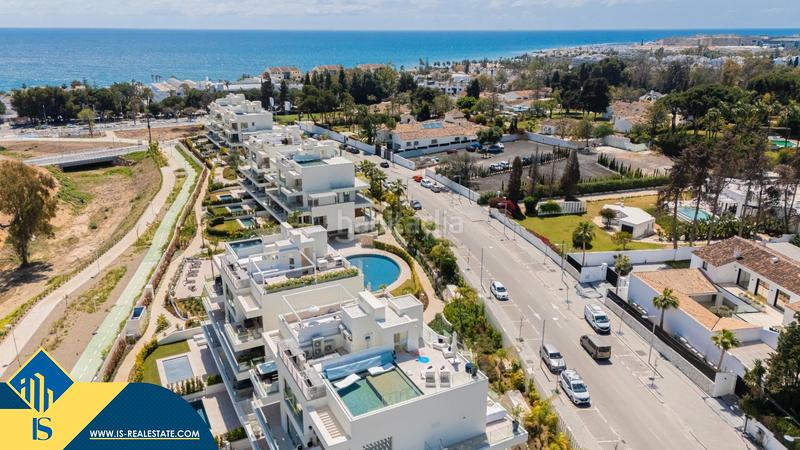 Foto b276f6c6-c400-47a0-827a-25e08668a34a. Attique avec parking piscine dans Nueva Andalucía centro Marbella