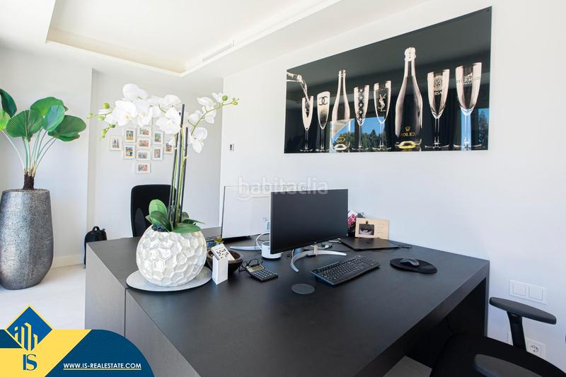 Foto c43c14fa-8950-428a-98ac-f476eda32219. Attique avec parking piscine dans Nueva Andalucía centro Marbella