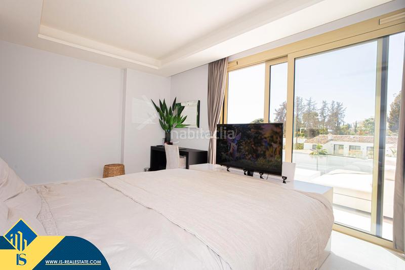 Foto d75a4649-a120-457a-a022-001bd637da79. Attique avec parking piscine dans Nueva Andalucía centro Marbella