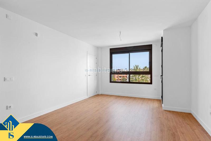 Foto 4b70eca2-b0b5-4b19-8b8b-2aef12a2a09c. Attique avec parking piscine dans Los Almendros Orihuela