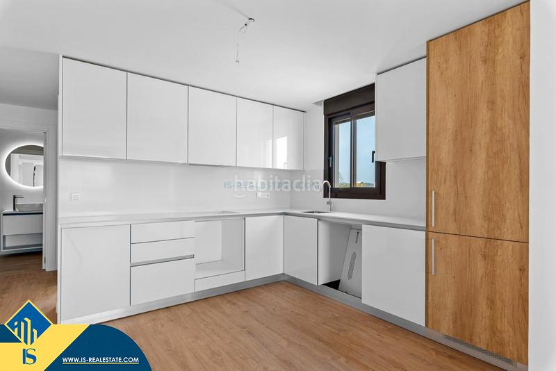 Foto 4bfcd2a4-b13a-4daf-8b81-588a2617a3cc. Attique avec parking piscine dans Los Almendros Orihuela