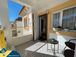 Maison à Zona Carrefour - Urbanizaciones. Bungalow renovado con piscina comunitaria, en la provincia de al