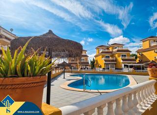 Chalet in La Florida. Casa con piscina comunitaria, en la provincia de alicante, en or