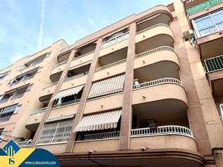 Flat in Zona Playa de los Locos. Apartamento con terraza, en la provincia de alicante, ciudad de