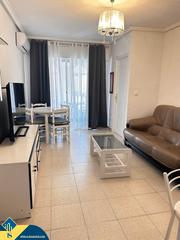 Piccolo appartamento in El Acequión. Apartamento con piscina comunitaria, en la provincia de alicante