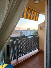 Etagenwohnung in Nueva Torrevieja. Apartamento reformado con terraza, en la provincia de alicante,