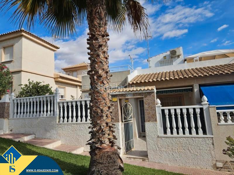 Foto 2d29d14a-4e2e-4483-bd4c-83fd17f1e9dc. Casa a Los Balcones-Los Altos Torrevieja