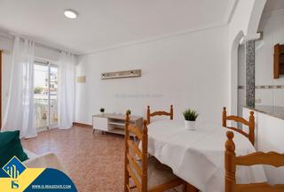 Piccolo appartamento in Zona Playa de los Locos. Apartamento con piscina comunitaria, en la provincia de alicante