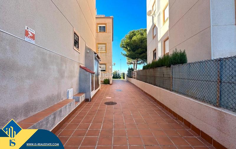 Foto 0ec74a0f-b1e3-4d06-bc9a-538bb7163dfe. Apartamento  con piscina comunitaria, en la provincia de alicante, en la ciudad . 2 habitaciones | 51 m² | 800 metros en Torrevieja
