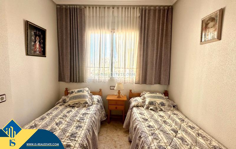 Foto 5b8343f2-e44d-47c7-97c5-5743c7c386ca. Apartamento  con piscina comunitaria, en la provincia de alicante, en la ciudad . 2 habitaciones | 51 m² | 800 metros en Torrevieja