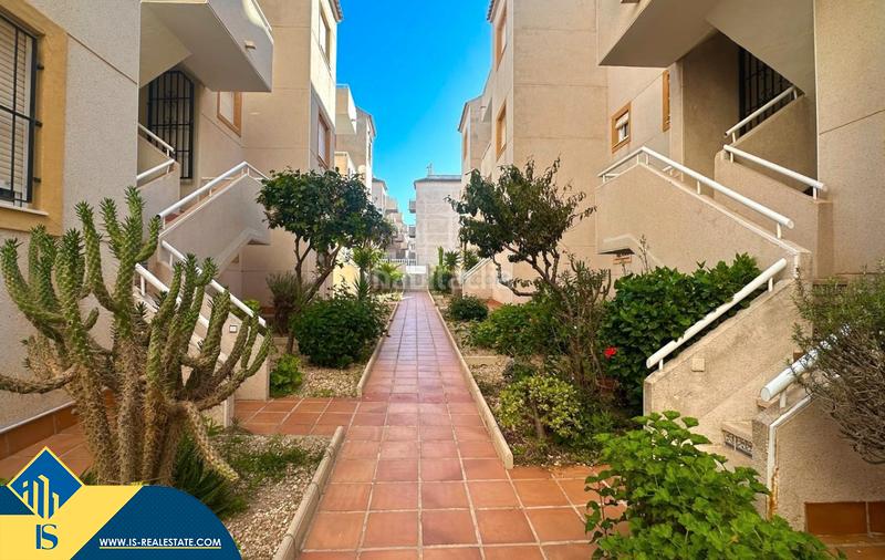 Foto c1175849-cf01-4616-97ab-b05522e69b00. Apartamento  con piscina comunitaria, en la provincia de alicante, en la ciudad . 2 habitaciones | 51 m² | 800 metros en Torrevieja