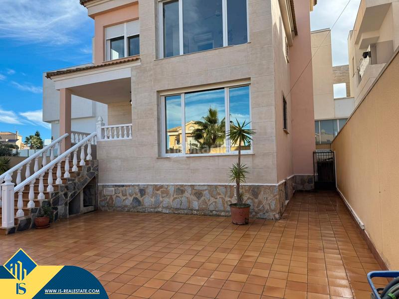 Foto 00e6d49a-ccb5-405e-b823-b864c3bdc527. Xalet amb aparcament a Villamartín-Las Filipinas Orihuela