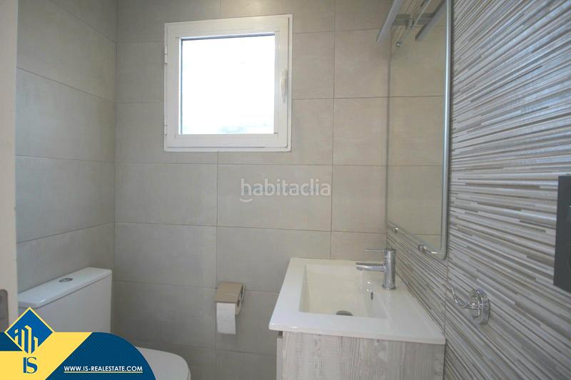 Foto 2b785d15-c8fb-4e05-b5e4-9a51252a6868. Xalet amb aparcament a Villamartín-Las Filipinas Orihuela