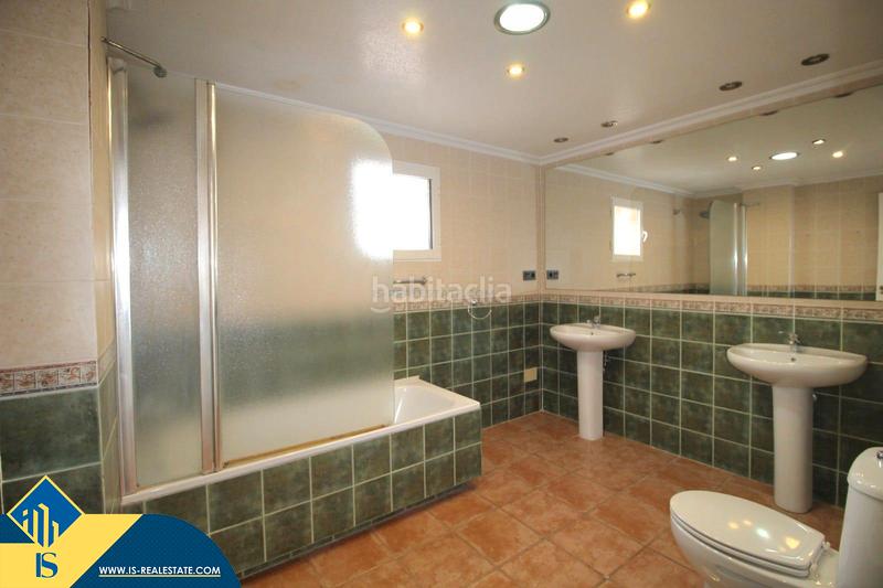 Foto 82de7d96-336e-44bf-8a48-32f7a4edff60. Xalet amb aparcament a Villamartín-Las Filipinas Orihuela