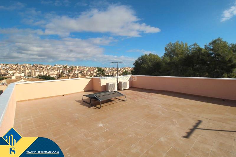 Foto cb333848-0d2a-43c5-86be-6a2ec2597d01. Xalet amb aparcament a Villamartín-Las Filipinas Orihuela