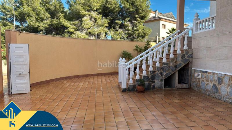 Foto e6d133f2-5b2c-4b4a-a273-8975332361d7. Xalet amb aparcament a Villamartín-Las Filipinas Orihuela