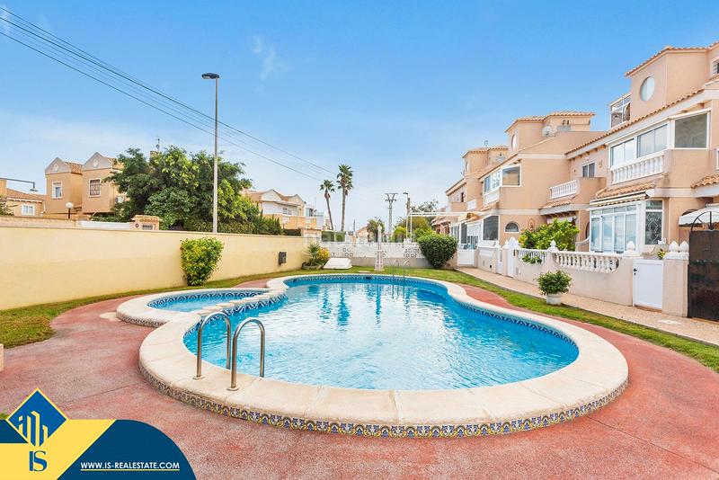 Foto 7b1b271d-b7eb-41c8-b2bd-7c15b26f5bd9. Dúplex amb aparcament piscina a Platja de Torres Vila Joiosa (la)