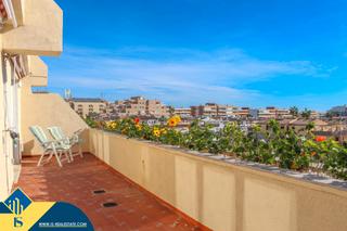 Appartamento in Punta Prima. Apartamento reformado con terraza, en la provincia de alicante,