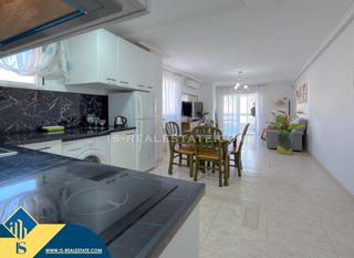 Piccolo appartamento in El Acequión. Apartamento renovado con terraza, en la provincia de alicante, e