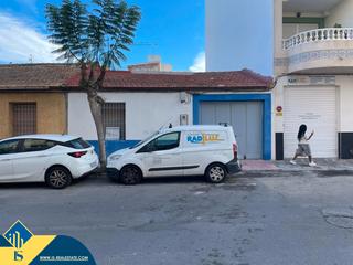 Haus in Parque de las Naciones. Casa con terraza, en la provincia de alicante, en la ciudad de t