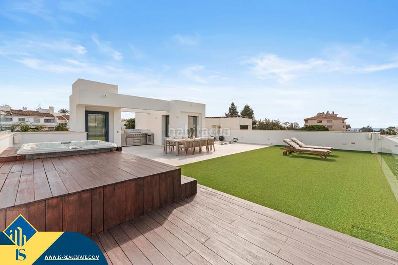 Foto 1241f3bc-1019-473d-88d5-67f45ed130d9. Flat in Nueva Andalucía centro Marbella