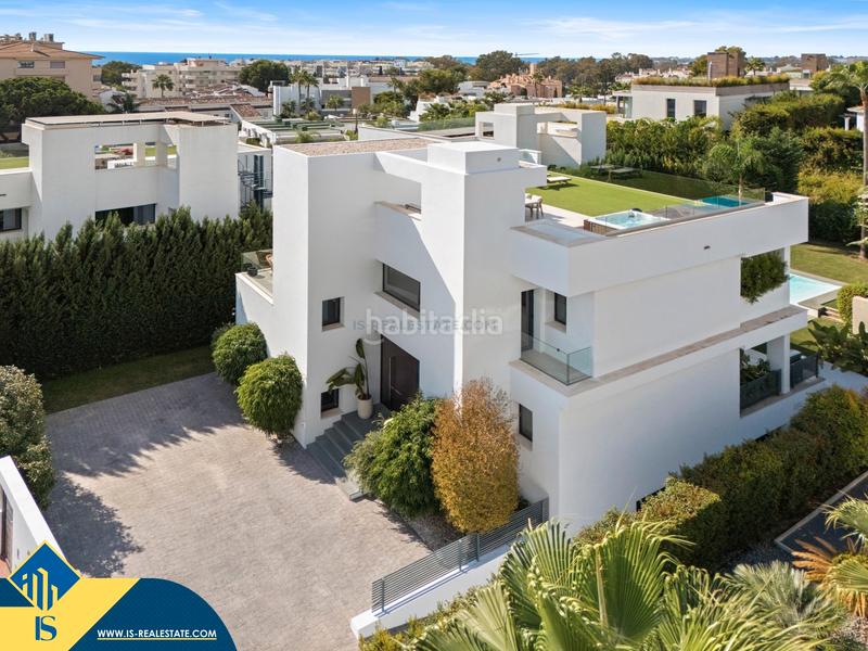 Foto 2f2f8675-b888-4777-b164-9d6c4a06ed92. Flat in Nueva Andalucía centro Marbella