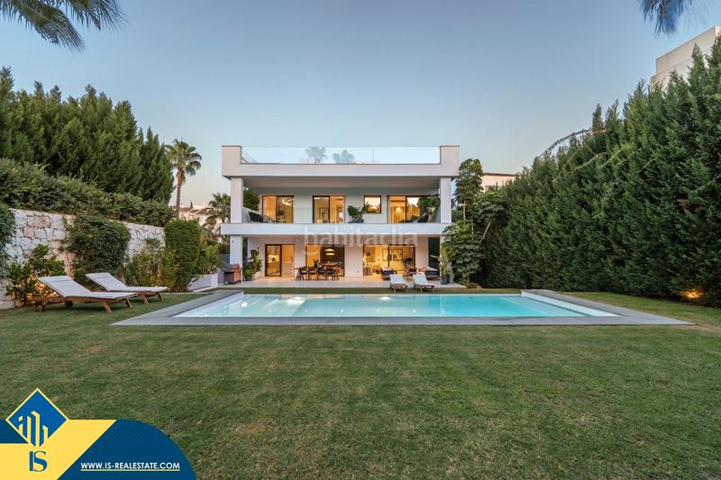 Foto 6d975a4f-2e3c-41aa-a250-24f4de5cad44. Flat in Nueva Andalucía centro Marbella