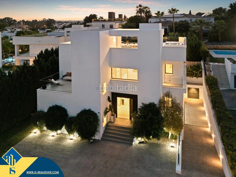 Foto 98f3ca93-f180-4ebd-bf89-ee3b9a7dbdf9. Flat in Nueva Andalucía centro Marbella