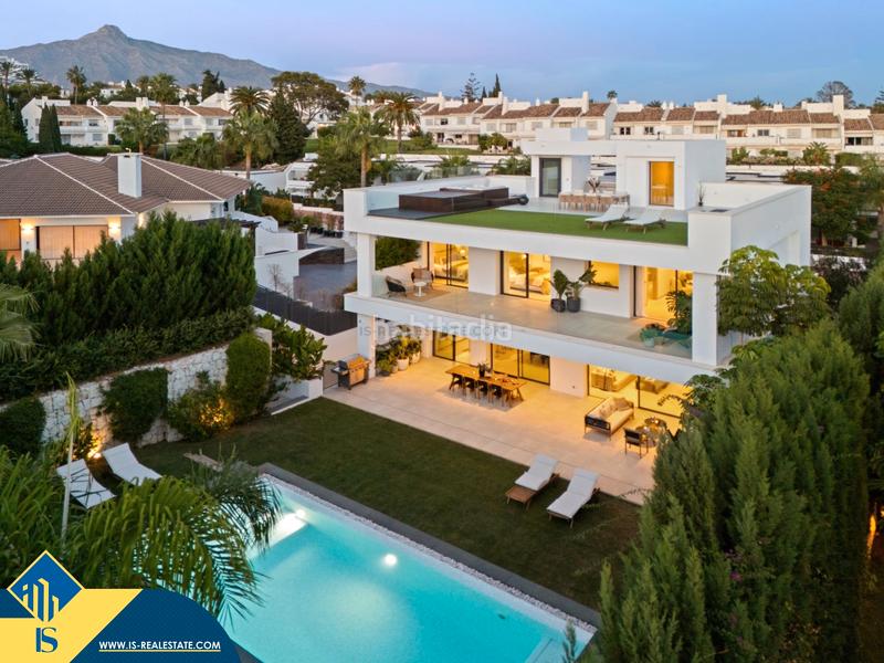 Foto fd4e2b10-7383-4411-8b25-e2320493bf59. Flat in Nueva Andalucía centro Marbella