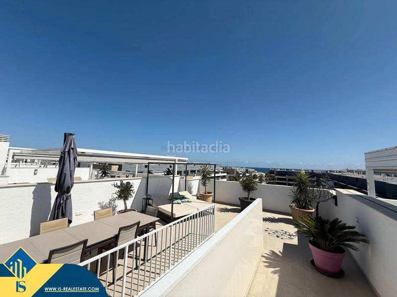 Foto f17db710-5a8c-4769-b7fd-1c42f1db92be. Attico con parcheggio piscina in Playa Flamenca Orihuela