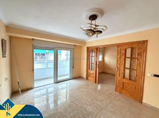 Appartement in Antonio Machado. Apartamento para reformar, en la provincia de alicante, en la ci