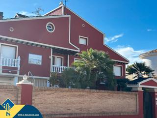 Chalet in Campoamor. Villa con piscina privada, en la provincia de alicante, en la ci