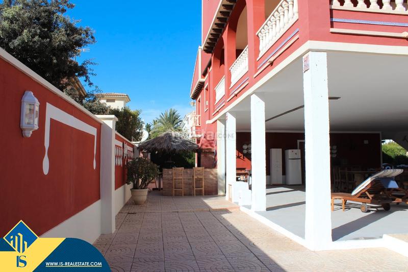 Foto 318c24c1-ade3-4281-8a3c-0d0c9ebf2110. Chalet con parcheggio piscina in Campoamor Orihuela