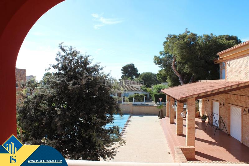 Foto 611b6579-dbb6-46c9-8591-752f58a76259. Chalet con parcheggio piscina in Campoamor Orihuela