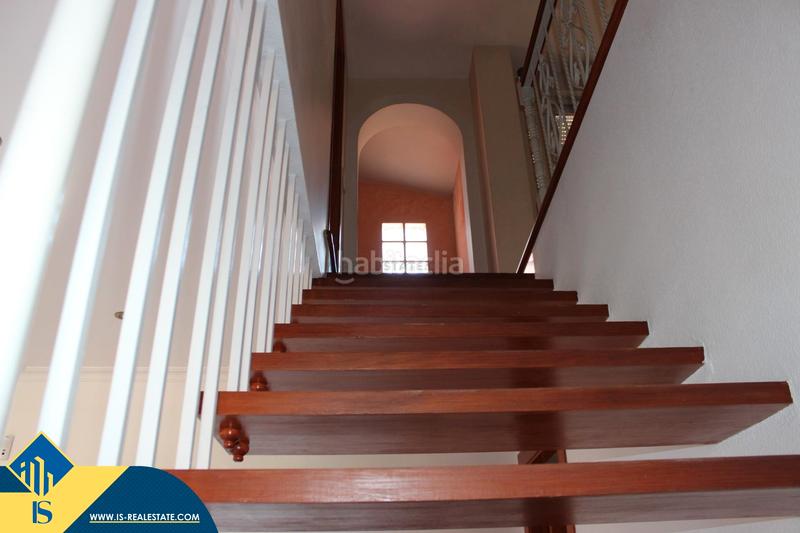 Foto 6c55af80-d19c-4e5a-9b30-e1fb0d6b9264. Chalet con parcheggio piscina in Campoamor Orihuela