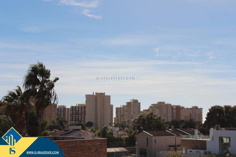 Foto 7819e592-0444-4e8a-96e3-65ac25800b32. Chalet con parcheggio piscina in Campoamor Orihuela