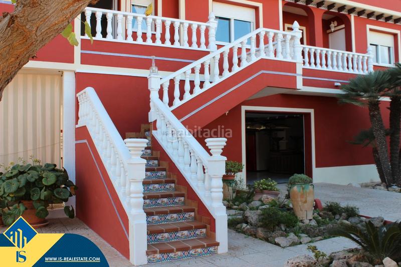 Foto a36a32ce-b317-404a-bbd2-55ed0f70a6cb. Chalet con parcheggio piscina in Campoamor Orihuela