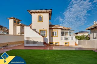 Chalet in Playa Flamenca. Casa con piscina privada, provincia de alicante, ciudad de orihu