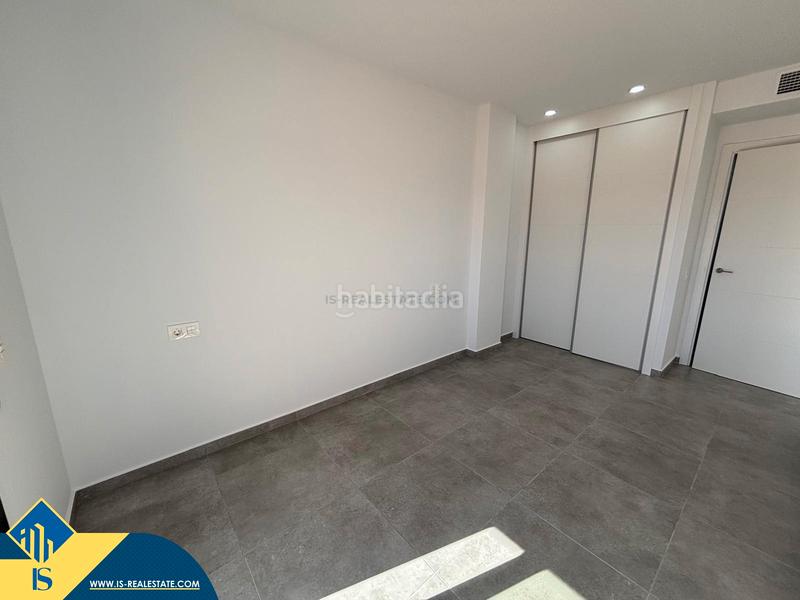 Foto cbffef3c-0670-4a8e-ac9b-598e8bce8eec. Appartamento con piscina in Las Piscinas Naturales Torrevieja